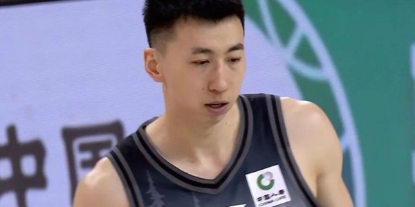 188金宝博体育-吉林男篮19分大胜，送四川男篮36连败！姜伟泽被驱逐，景菡一21+6